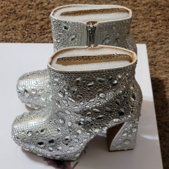 Jessica Simpson Dollyi Silver Blinged Out Rhinestone Platform Ankle Boots - Picture 2 of 12